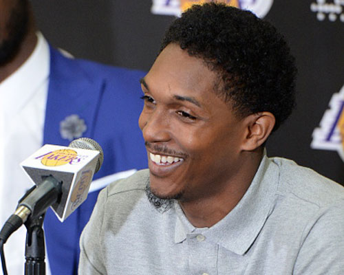 申花官方：今日一线队收假集结训练，阿苏埃、陈晋一等未归队（申花通报：一线队今日结束假期开始合练，阿苏埃、陈晋一等暂未归队）