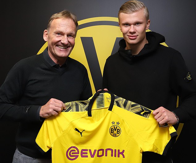 世体：特狮已失去主力位置，巴萨希望冬窗出售他但未收到报价（世体：特狮已非主力，巴萨计划冬窗出售，暂未收到任何报价）