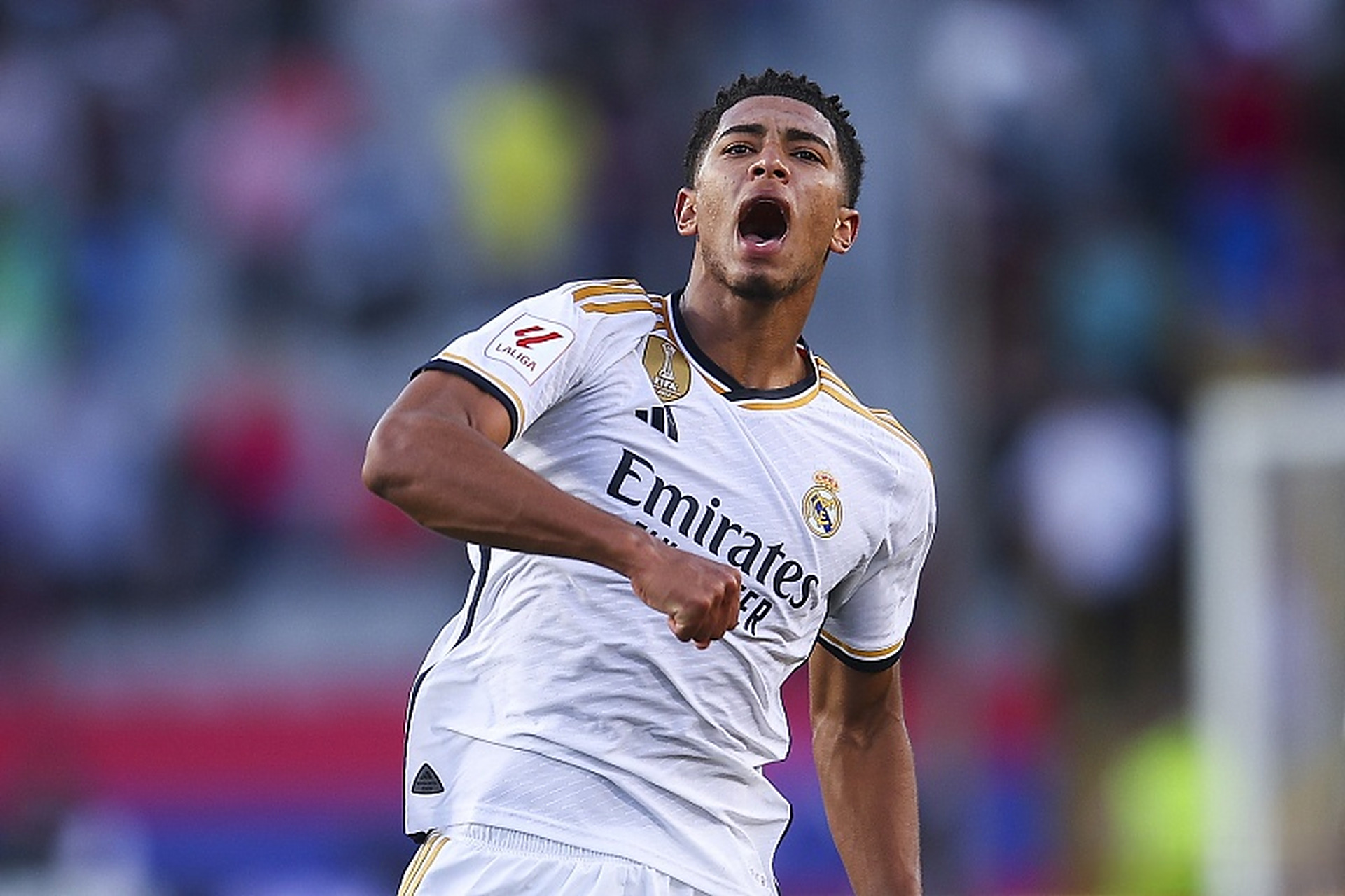 足协杯官方发布决赛纪念产品：纪念徽章38元，围巾58元（足协杯官宣推出决赛纪念品：徽章38元，围巾58元）